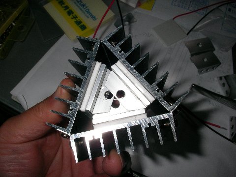 ペルチェ素子発電装置の組み立て