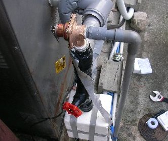 真空管太陽熱温水器の設置