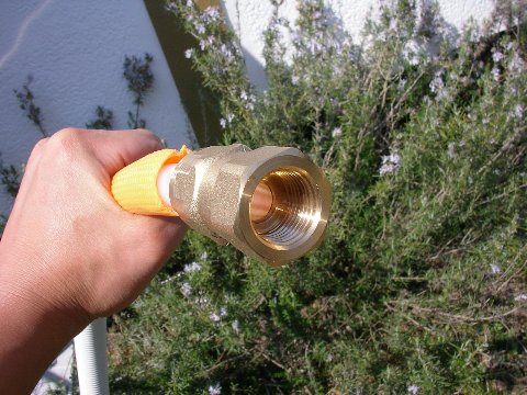 真空管パイプ太陽熱温水器の組み立て