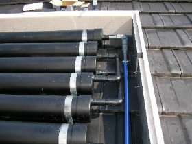 塩ビパイプを使った手作り太陽熱温水器