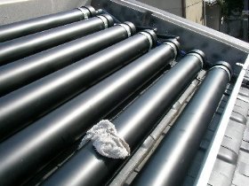 塩ビパイプを使った手作り太陽熱温水器